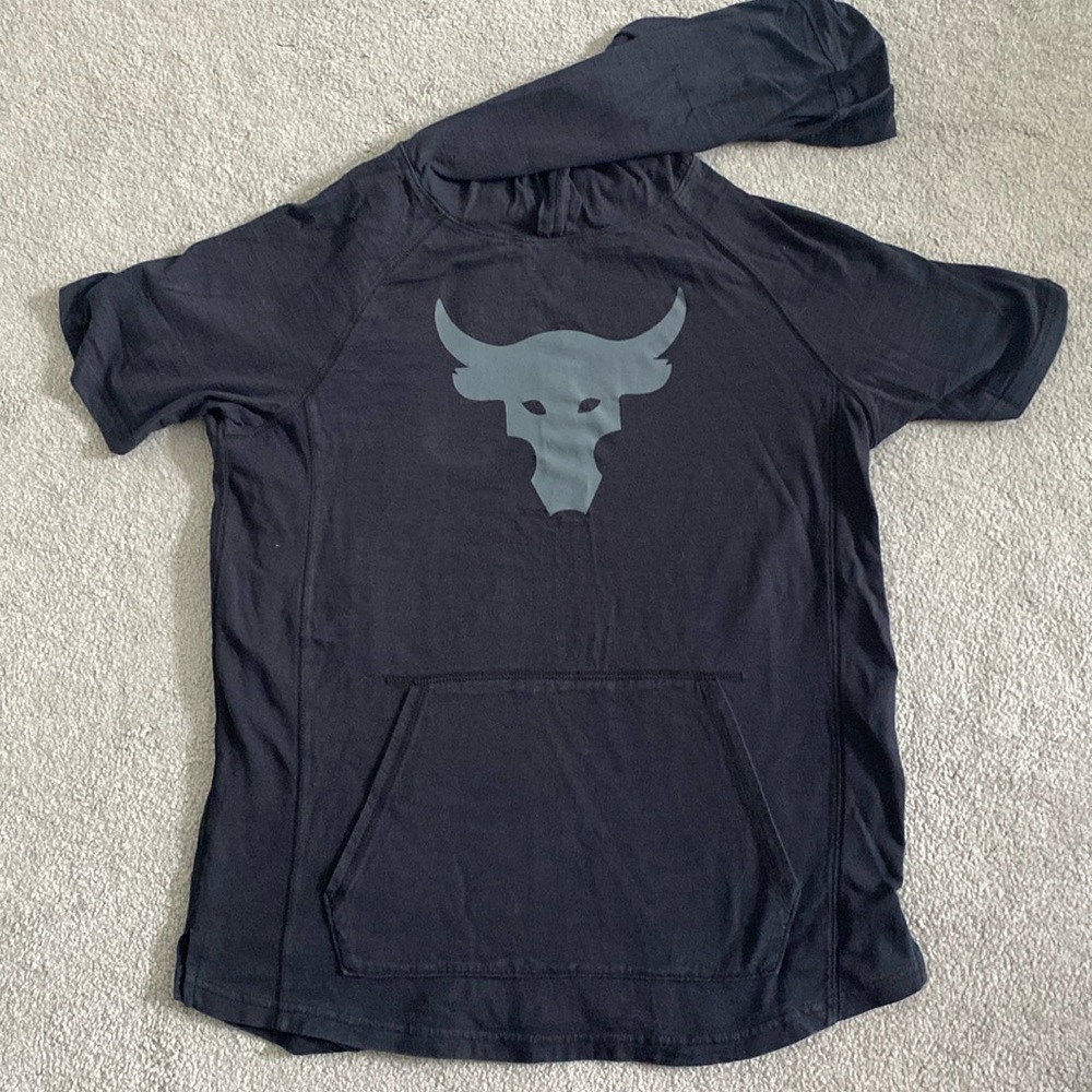 Under Armour black, short sleeve shirt with hood and pocket.  Size youth XL